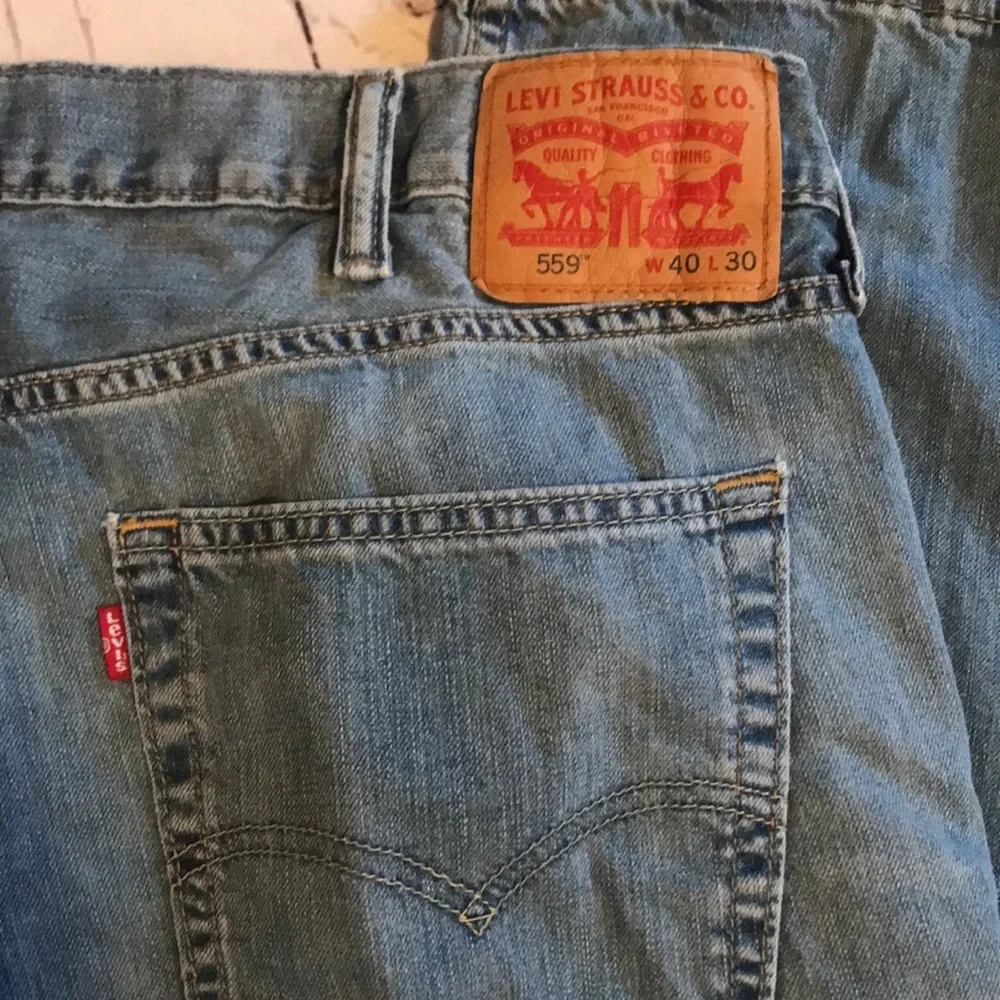 Levi’s 559 jeans